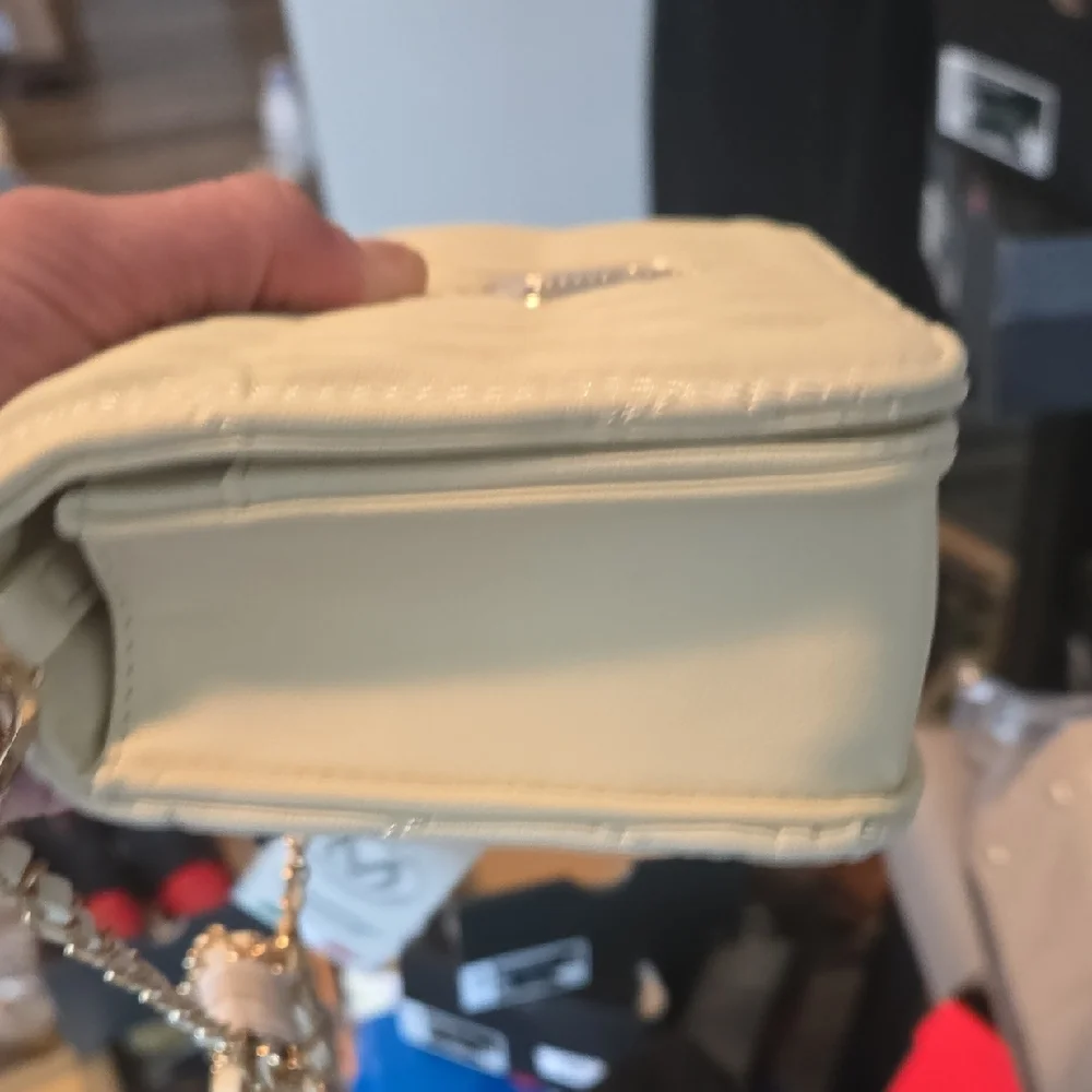 NWT Valentino Orlandi Ivory Quilted Clutch - Picture 7 of 7